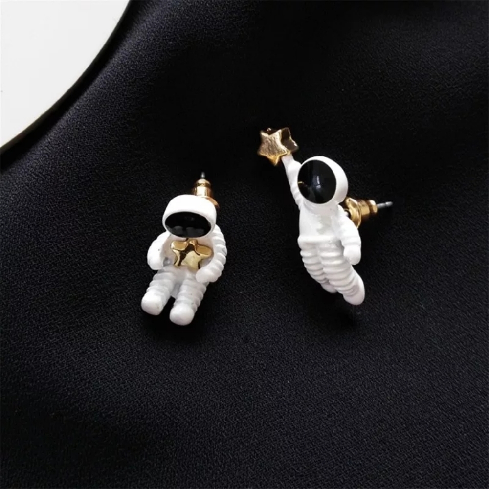 New Adorable Astronaut Space Suit Stud Earrings